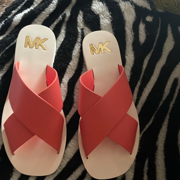 NEW pair of Michael Kors sandals - Picture 1 of 4